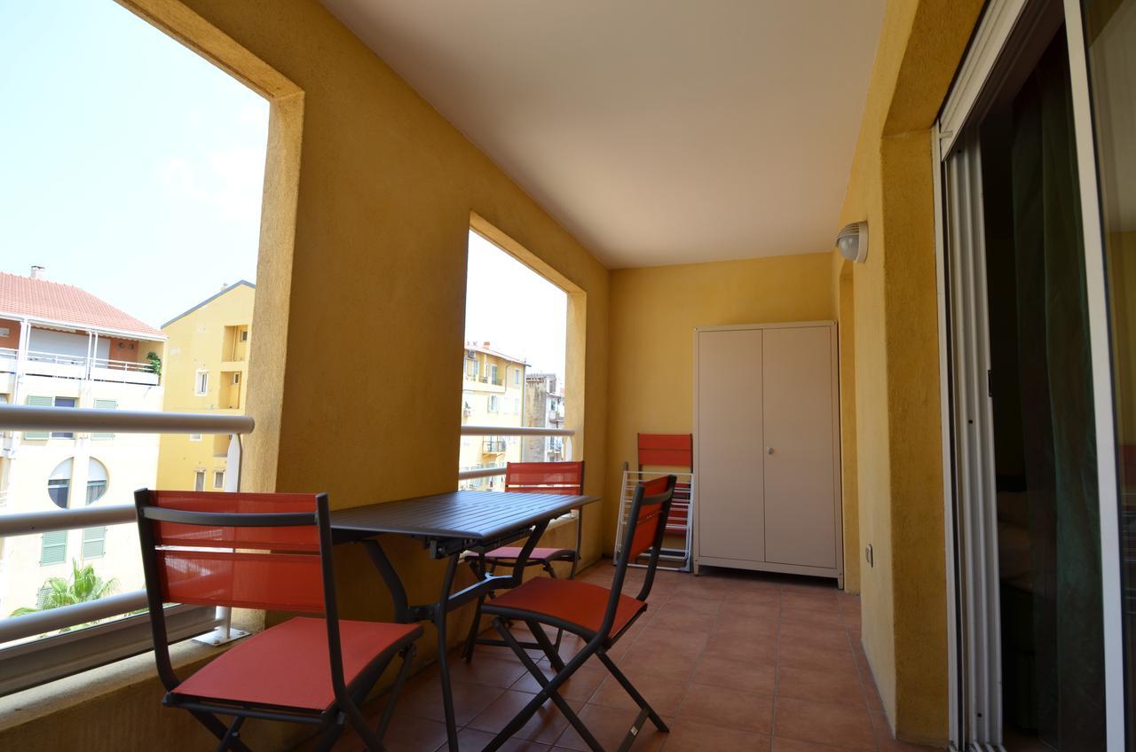 Appartement 3 Personnes Avec Coin Nuit Avec Terrasse Et Parking Quartier Du Port De Nice Bagian luar foto